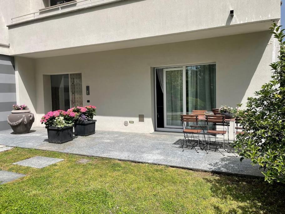 My Humble House -Appartamento In Villa Con Vista Lago Oggiono Ngoại thất bức ảnh